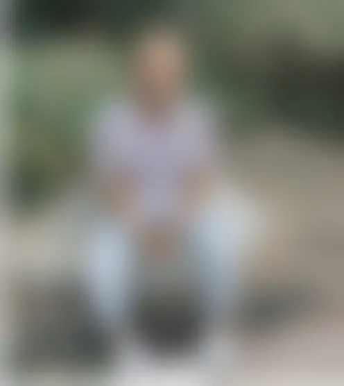 L**********8