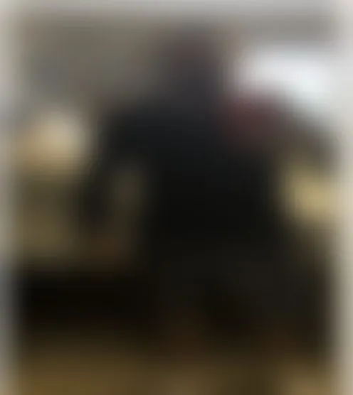 T***8