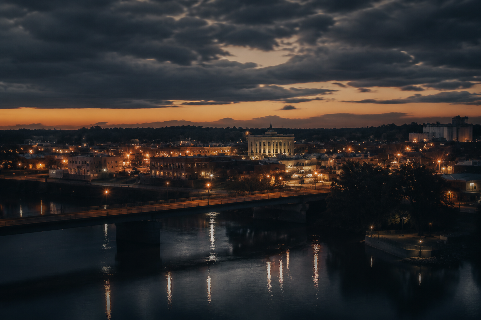 Dyersburg, Tennessee Night Scene — 3Cupid Cuckold Dating in Dyersburg, Tennessee
