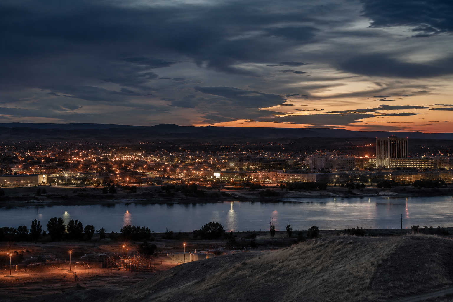 Kennewick, Washington Night Scene — 3Cupid Cuckold Dating in Kennewick, Washington