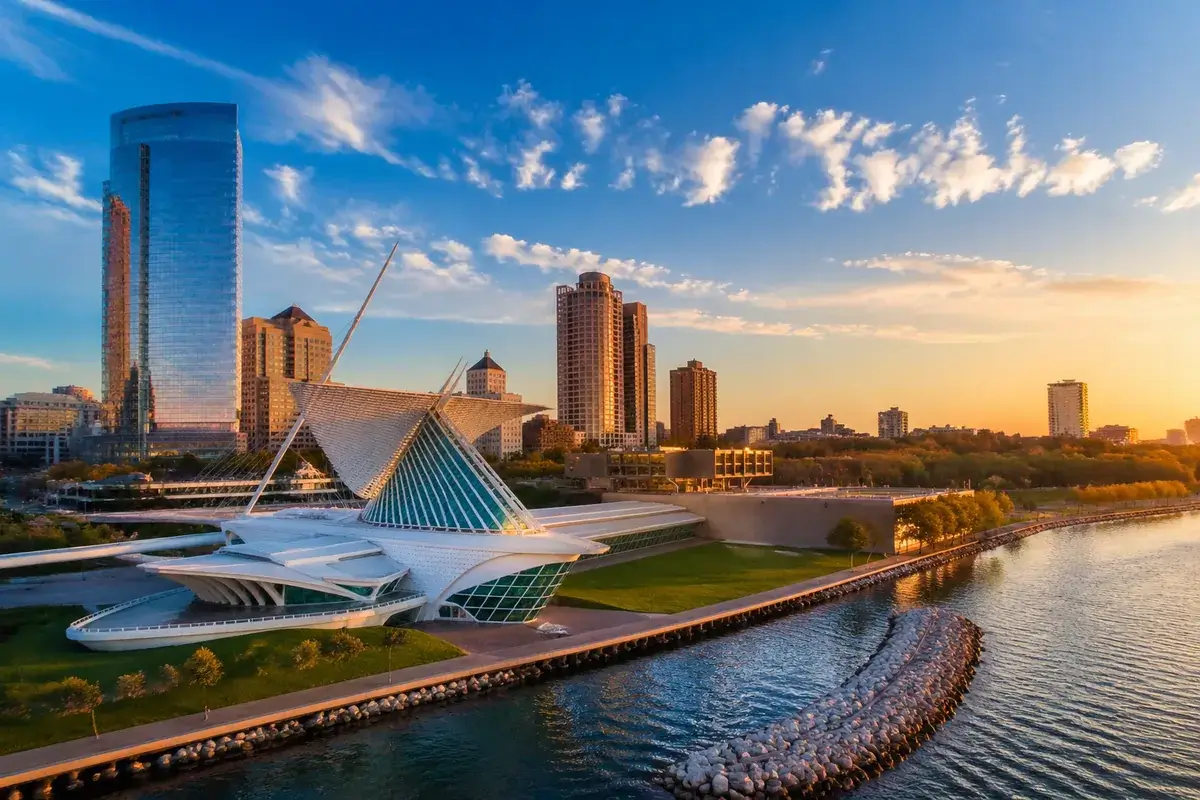 Milwaukee-02-cityscape in Milwaukee, Wisconsin