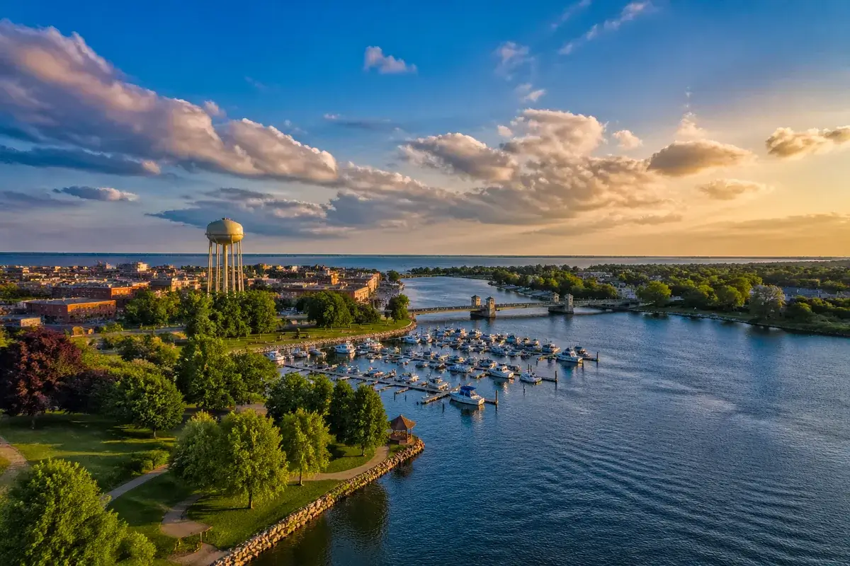 Oshkosh-02-cityscape in Oshkosh, Wisconsin