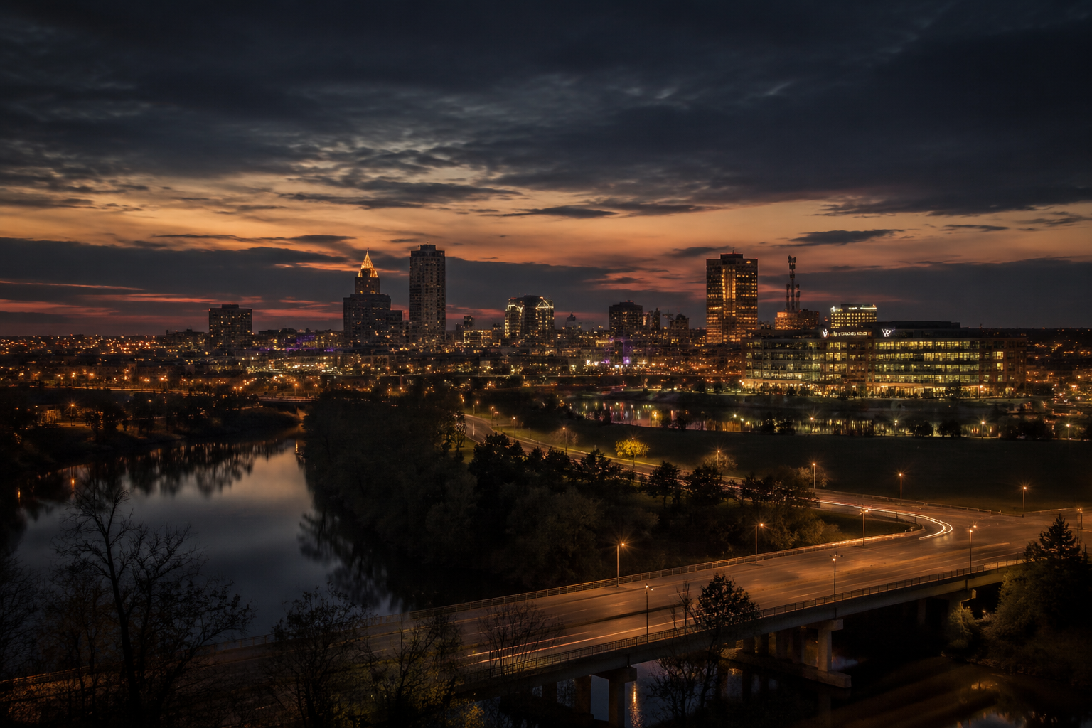 West Des Moines, Iowa Night Scene — 3Cupid Cuckold Dating in West Des Moines, Iowa